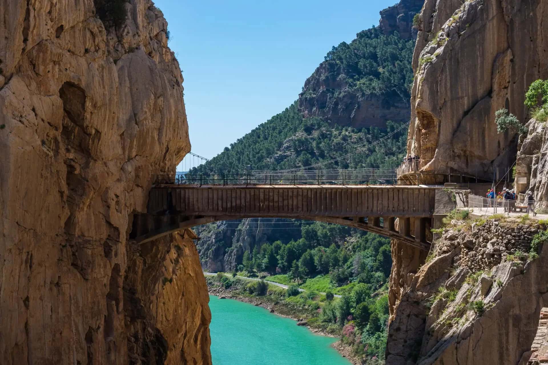Desde Málaga: Tour en grupo reducido Caminito del Rey con picnic en Málaga - Imagen principal