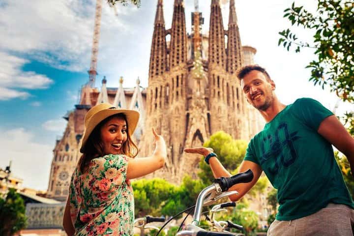 La Belleza de Barcelona en Bicicleta: Tour Privado en Barcelona - Foto 3