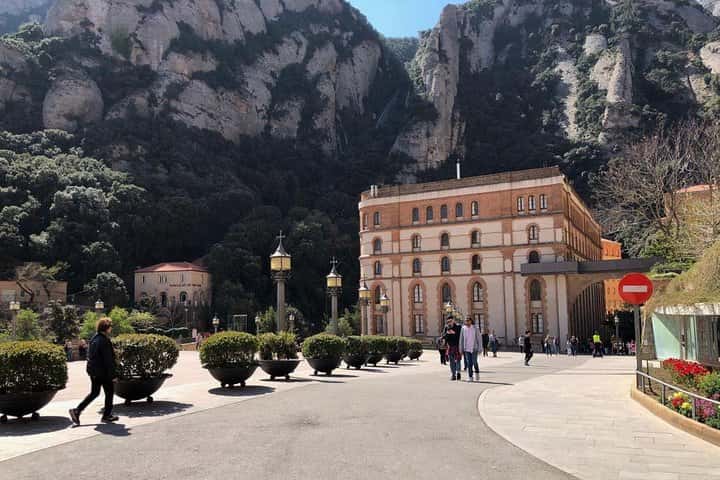 Tour privado de Montserrat desde Barcelona con recogida en Barcelona - Foto 9