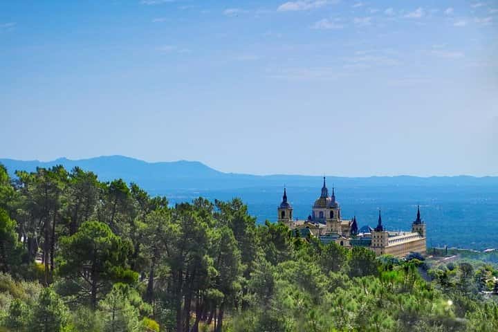 Excursión de un día a El Escorial, Valle y Segovia desde Madrid en Madrid - Foto 4