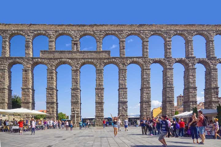 Excursión de un día a El Escorial, Valle y Segovia desde Madrid en Madrid - Foto 9