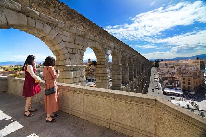 Excursión de un día a El Escorial, Valle y Segovia desde Madrid en Madrid - Foto 2