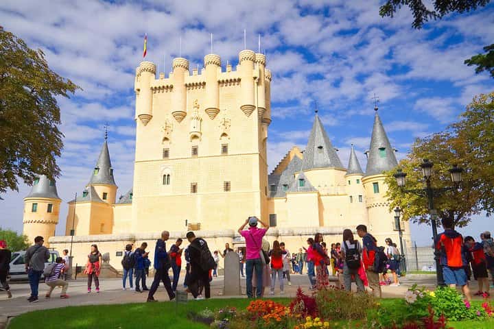 Excursión de un día a El Escorial, Valle y Segovia desde Madrid en Madrid - Foto 12