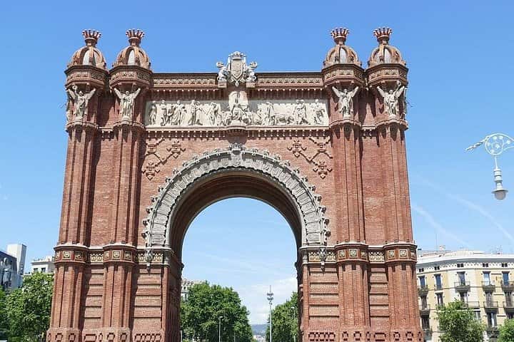 Tours privados en Madrid, Zaragoza y Barcelona con transporte incluido. en Madrid - Foto 2