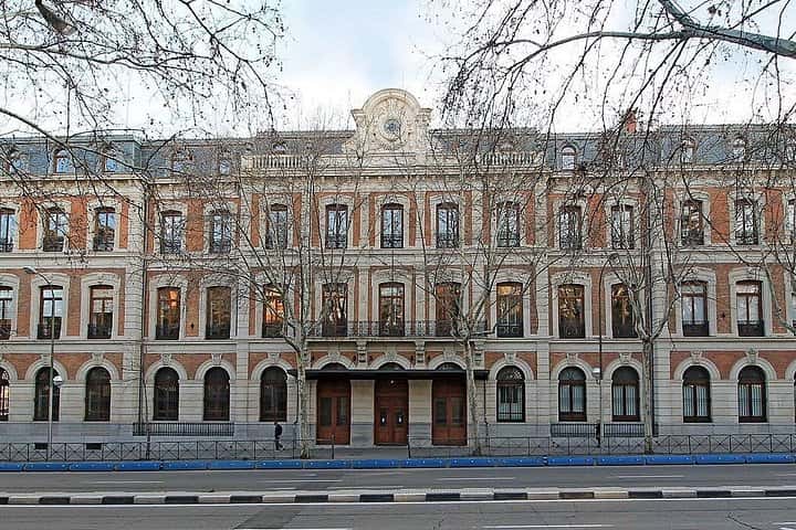 Tours privados en Madrid, Zaragoza y Barcelona con transporte incluido. en Madrid - Foto 5