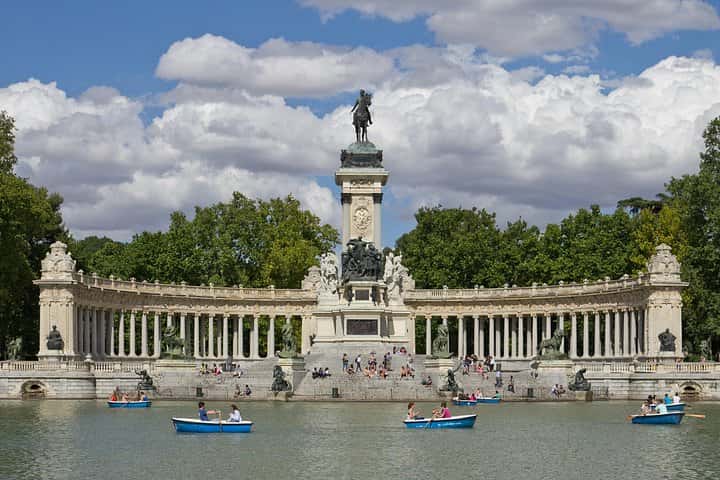 Tours privados en Madrid, Zaragoza y Barcelona con transporte incluido. en Madrid - Foto 10