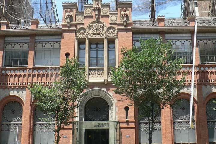 Tours privados en Madrid, Zaragoza y Barcelona con transporte incluido. en Madrid - Foto 12