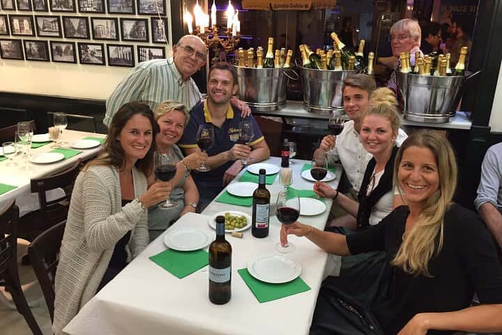 Malaga Tapas Tour and Wine en Málaga - Foto 7