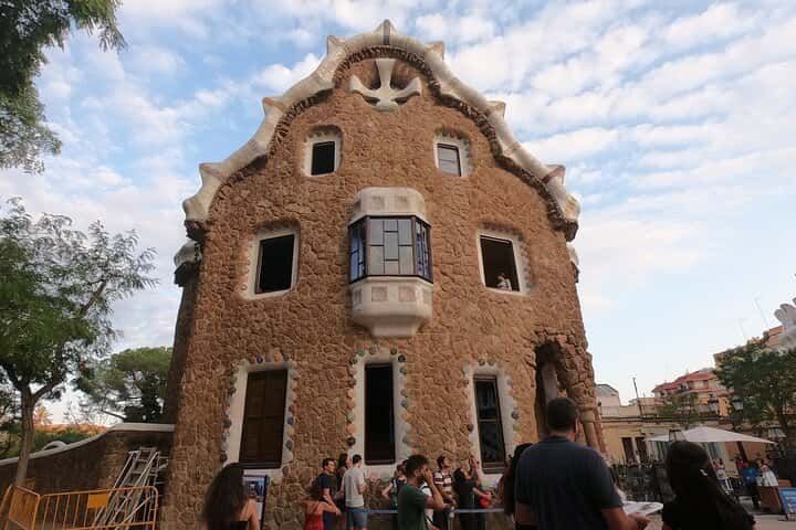 Tour privado guiado por Park Guell en Barcelona - Foto 9