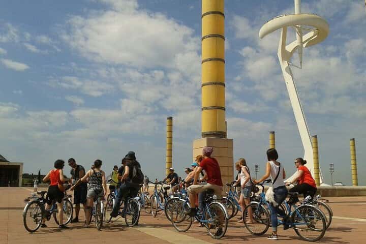 Montjuïc: Magic & Art Bike Tour Barcelona en Barcelona - Imagen principal