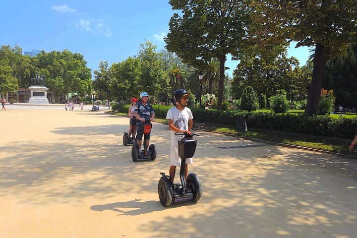 Tour PRIVADO de 3 horas en Segway por Barcelona con guía en directo en Barcelona - Foto 2