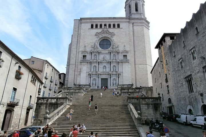 Tour Privado Cataluña con Pueblos Medievales y Montserrat con Transporte en Barcelona - Foto 7