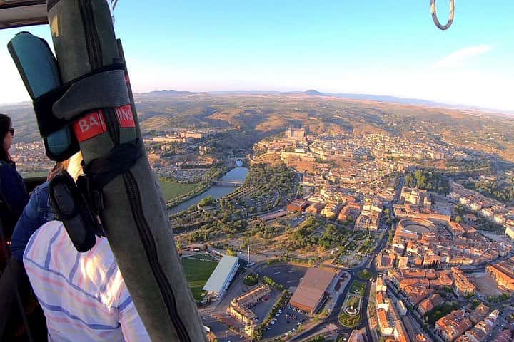 Globo aerostático sobre Toledo con traslados opcionales desde Madrid en Madrid - Foto 4