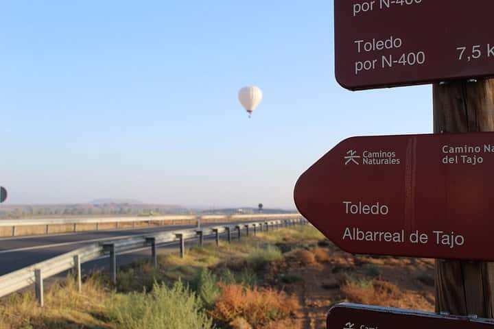 Globo aerostático sobre Toledo con traslados opcionales desde Madrid en Madrid - Foto 6