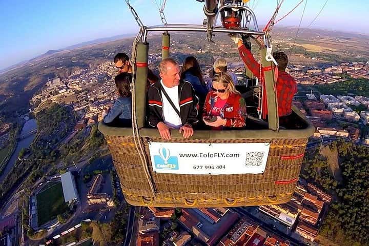 Globo aerostático sobre Toledo con traslados opcionales desde Madrid en Madrid - Foto 9