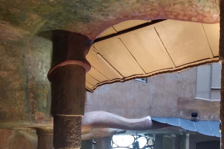 Tour por las casas de Park Guell y Gaudí con guía experto en estilo moderno en Barcelona - Foto 7