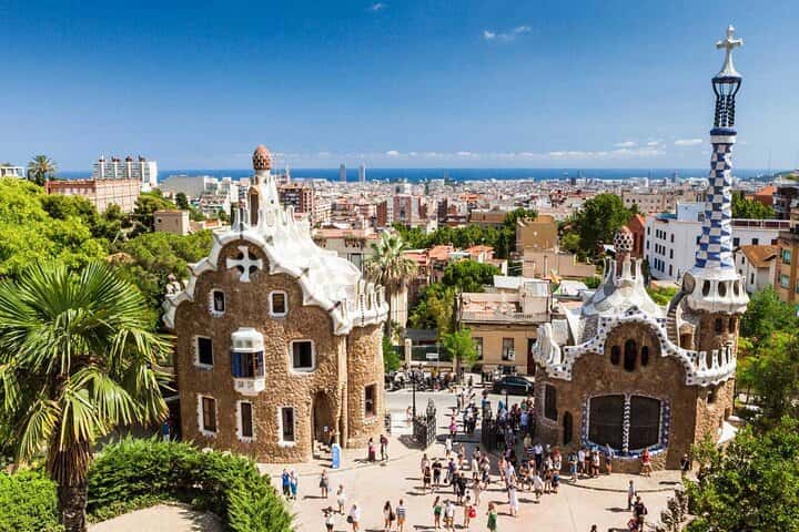 Tour por las casas de Park Guell y Gaudí con guía experto en estilo moderno en Barcelona - Foto 11