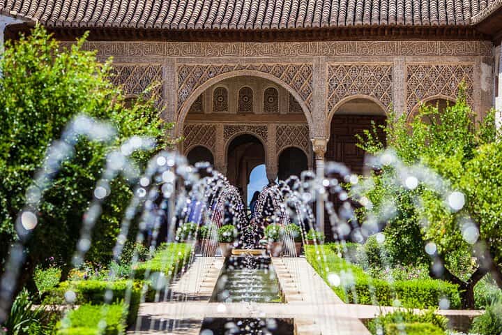 Alhambra de día completo desde Sevilla : Experiencia en grupos pequeños & SkipLine en Sevilla - Foto 3