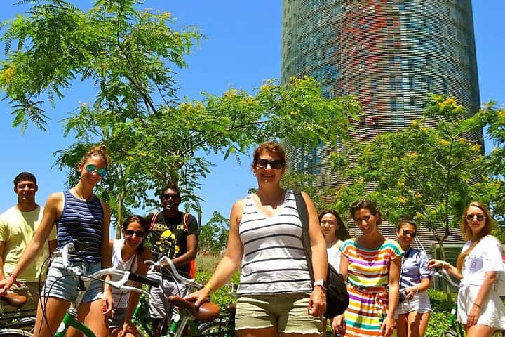 Recorrido ecológico en bicicleta por Barcelona desde una perspectiva local en Barcelona - Foto 3