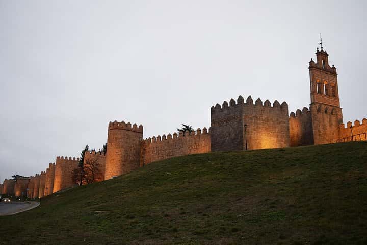 Desde Madrid: Tour Privado Oficial a Ávila & Segovia en Madrid - Foto 21