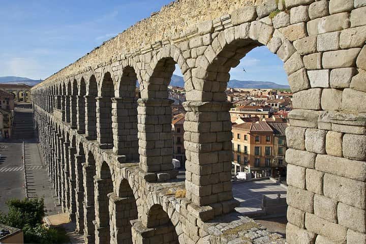 Desde Madrid: Tour Privado Oficial a Ávila & Segovia en Madrid - Foto 5