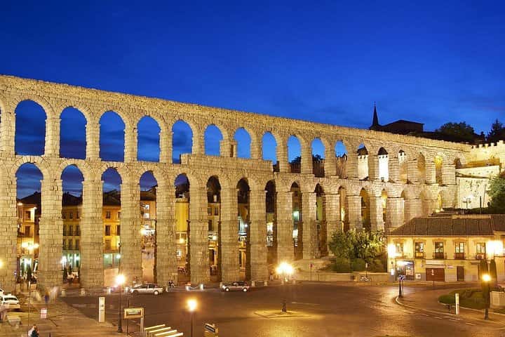 Desde Madrid: Tour Privado Oficial a Ávila & Segovia en Madrid - Foto 6