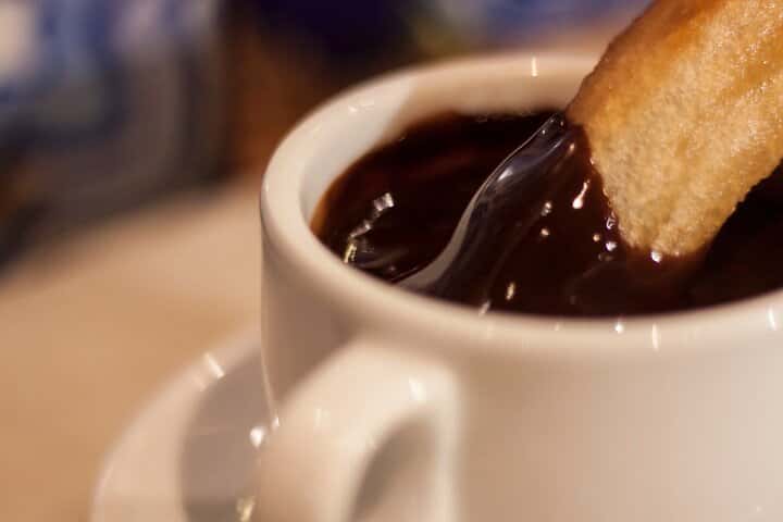 Tour gastronómico por Sevilla : Vermut, Churros & 10 + Sabrosos Platos Locales en Sevilla - Foto 16