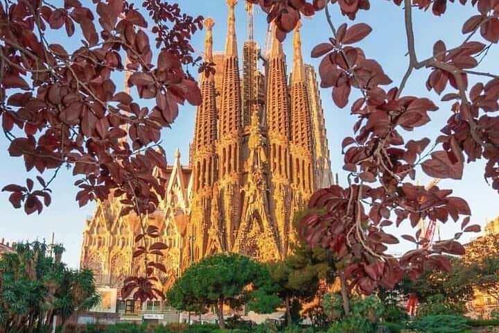 Hora Dorada Sagrada Familia y Sunset Park Güell  en Barcelona - Foto 11