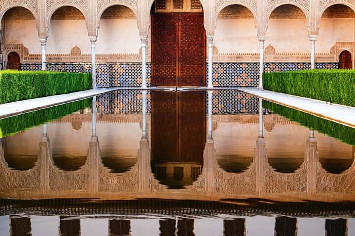 Tour Privado de La Alhambra y Granada desde Sevilla en Sevilla - Foto 2