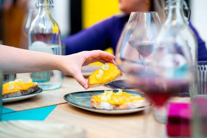 Tour Nocturno de Tapas y Vinos Vegetales en Sevilla España en Sevilla - Foto 3