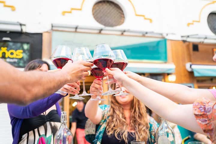Tour Nocturno de Tapas y Vinos Vegetales en Sevilla España en Sevilla - Imagen principal