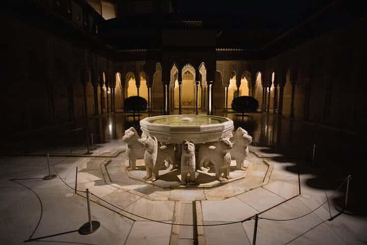 Tour privado de día o noche a la Alhambra en Granada - Foto 13
