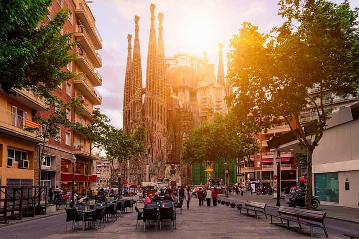 Excursión privada de medio día al monasterio de Montserrat y vistas a la montaña en Barcelona - Foto 5