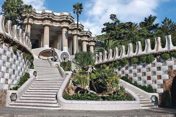 Excursión privada de medio día al monasterio de Montserrat y vistas a la montaña en Barcelona - Imagen principal