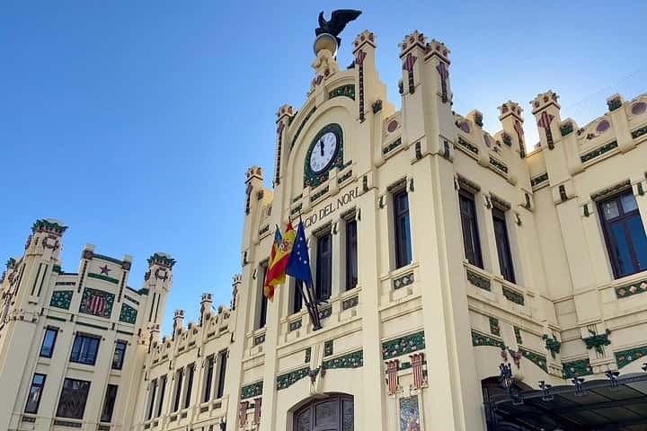 Tour autoguiado a pie y en bicicleta 1 + 1 Descubre Valencia en Valencia - Foto 5