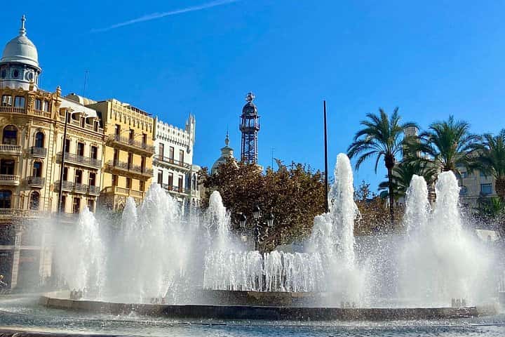 Tour autoguiado a pie y en bicicleta 1 + 1 Descubre Valencia en Valencia - Foto 7