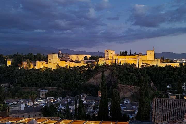 Recorrido privado por la Alhambra de Granada(incluye tickets) en Granada - Foto 2