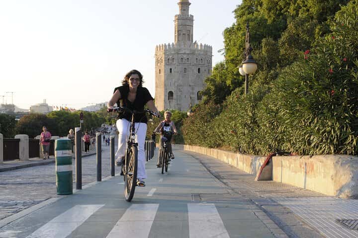Tour privado en bicicleta eléctrica por Sevilla en Sevilla - Imagen principal