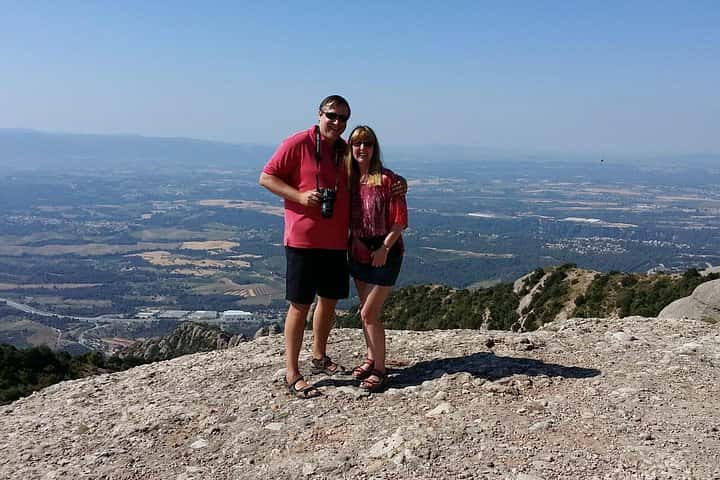 Tour privado a Montserrat con 2 guías y recogida en el hotel. en Barcelona - Foto 4