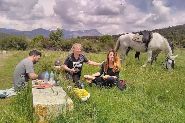 Horse Riding Madrid Natural Park Private trip en Madrid - Foto 3