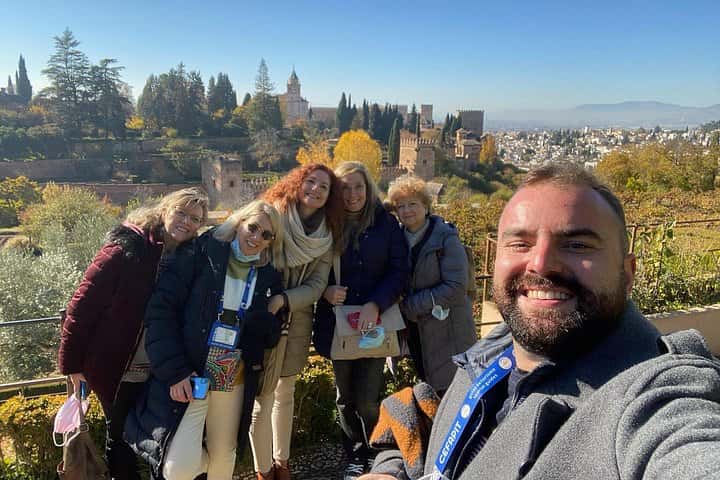 Tour Privado por la Alhambra para viajar en el tiempo. NO TICKETS en Granada - Foto 3