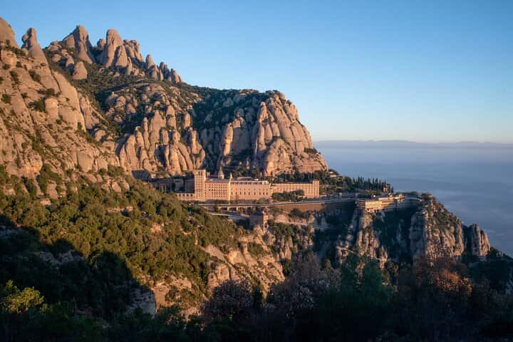 Excursión privada al amanecer de Montserrat y almuerzo con transporte en Barcelona - Foto 2