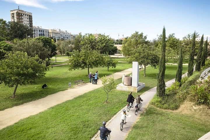 Bike tour by local points of interest with history en Valencia - Photo 9