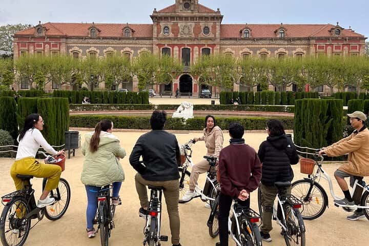 Tours privados en bicicleta - Ruta personalizable, lo más destacado de Barcelona en Barcelona - Foto 3