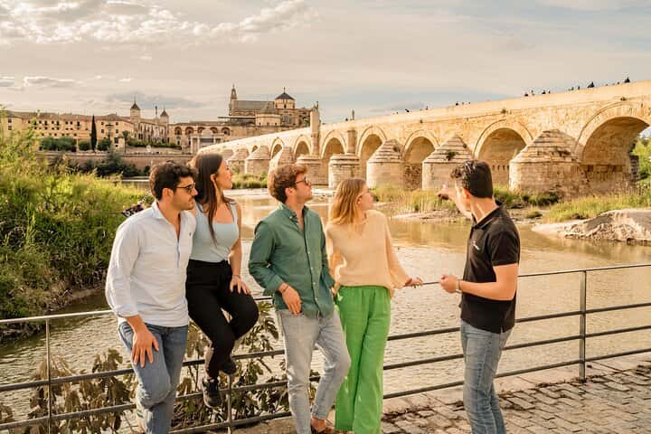Córdoba con Mezquita-Catedral en Tren de Alta Velocidad desde Sevilla en Sevilla - Imagen principal