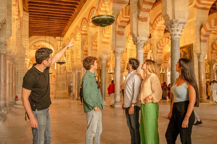 Córdoba con Mezquita-Catedral en Tren de Alta Velocidad desde Sevilla en Sevilla - Foto 13