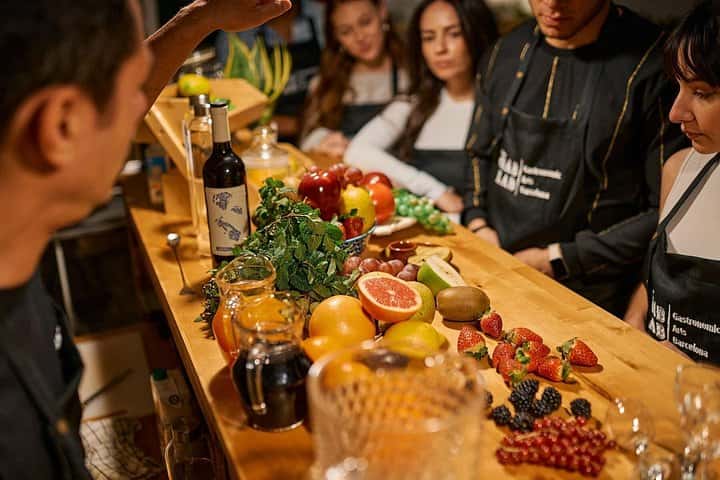 Taller de Tapas y Sangria con Maridaje de Cerveza Artesanal en Barcelona en Barcelona - Foto 4