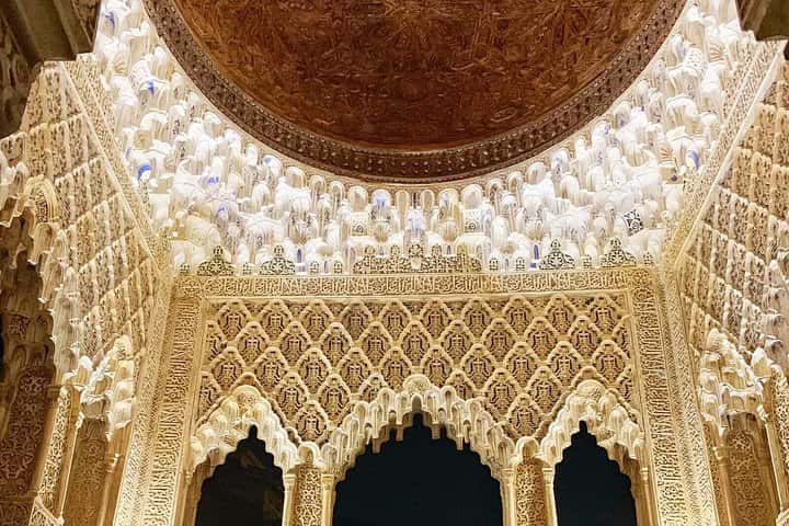 Tour Nocturno Privado de la Alhambra de Granada incluye Tickets en Granada - Foto 3