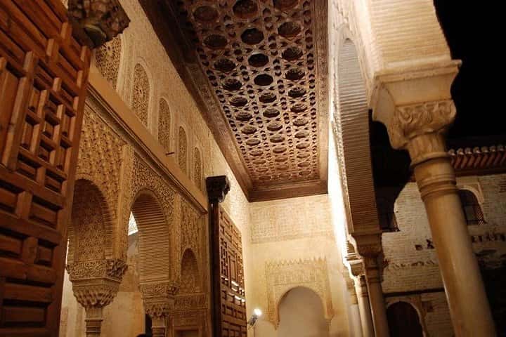 Tour Nocturno Privado de la Alhambra de Granada incluye Tickets en Granada - Foto 5