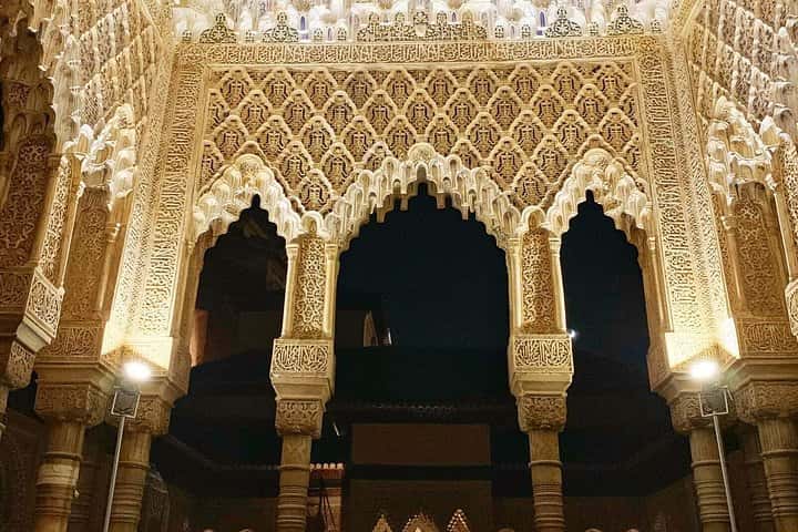 Tour Nocturno Privado de la Alhambra de Granada incluye Tickets en Granada - Foto 6
